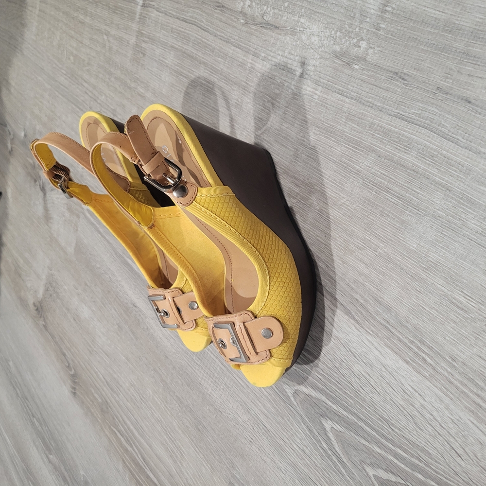 Gianni Bini Yellow Tan Wedge Sandals with Slingback Design